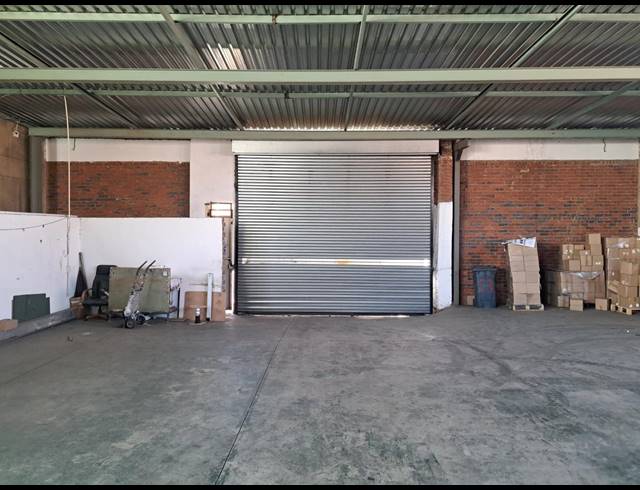 2,300M² WAREHOUSE FOR SALE IN OPHIRTON